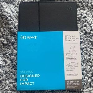 Speck Folio case for IPad Air/Air 2 and Pro. 9.7”